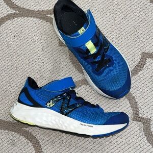 New Balance Fresh Foam Arishi Sneaker - Kids' size 13